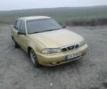 Желтый Дэу Нексия, объемом двигателя 1.5 л и пробегом 300 тыс. км за 1500 $, фото 1 на Automoto.ua