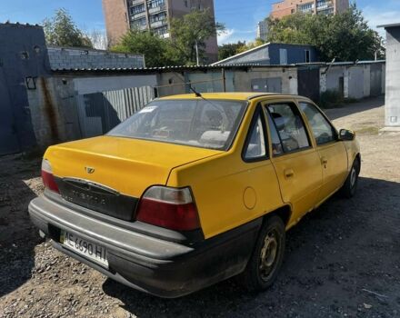 Желтый Дэу Нексия, объемом двигателя 1.5 л и пробегом 300 тыс. км за 550 $, фото 2 на Automoto.ua