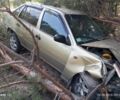Жовтий Деу Нексія, об'ємом двигуна 1.5 л та пробігом 180 тис. км за 800 $, фото 1 на Automoto.ua