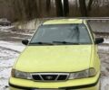 Желтый Дэу Нексия, объемом двигателя 1.5 л и пробегом 215 тыс. км за 850 $, фото 1 на Automoto.ua