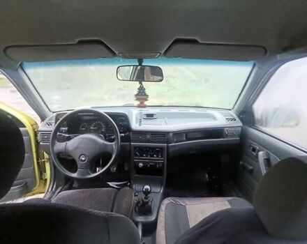 Жовтий Деу Нексія, об'ємом двигуна 1.5 л та пробігом 215 тис. км за 799 $, фото 10 на Automoto.ua