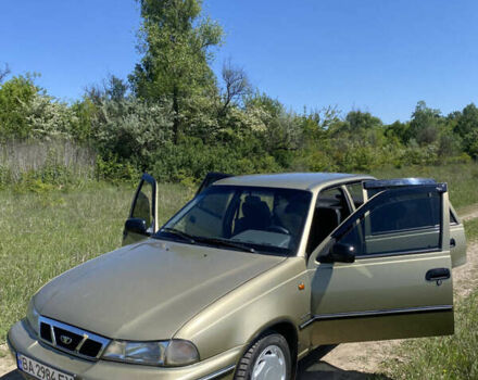 Желтый Дэу Нексия, объемом двигателя 1.5 л и пробегом 158 тыс. км за 1900 $, фото 7 на Automoto.ua