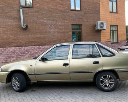 Желтый Дэу Нексия, объемом двигателя 1.5 л и пробегом 180 тыс. км за 1700 $, фото 7 на Automoto.ua