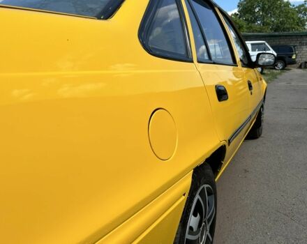Жовтий Деу Нексія, об'ємом двигуна 0 л та пробігом 300 тис. км за 1350 $, фото 9 на Automoto.ua