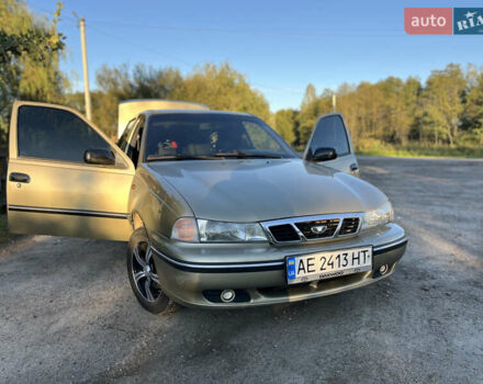 Желтый Дэу Нексия, объемом двигателя 1.5 л и пробегом 112 тыс. км за 2300 $, фото 1 на Automoto.ua