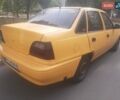 Желтый Дэу Нексия, объемом двигателя 1.5 л и пробегом 245 тыс. км за 1200 $, фото 3 на Automoto.ua