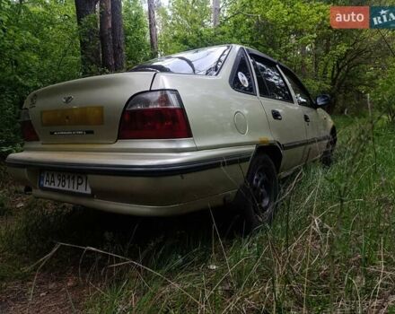 Желтый Дэу Нексия, объемом двигателя 1.6 л и пробегом 162 тыс. км за 1500 $, фото 4 на Automoto.ua