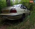 Желтый Дэу Нексия, объемом двигателя 1.6 л и пробегом 162 тыс. км за 1500 $, фото 4 на Automoto.ua