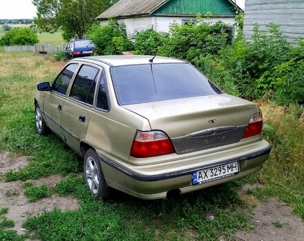 Желтый Дэу Нексия, объемом двигателя 1.5 л и пробегом 100 тыс. км за 1555 $, фото 3 на Automoto.ua