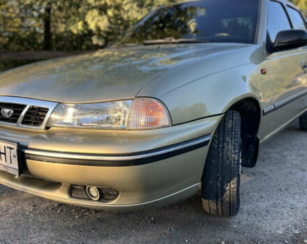 Желтый Дэу Нексия, объемом двигателя 1.5 л и пробегом 112 тыс. км за 2300 $, фото 2 на Automoto.ua