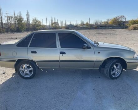 Желтый Дэу Нексия, объемом двигателя 1.5 л и пробегом 75 тыс. км за 4000 $, фото 2 на Automoto.ua