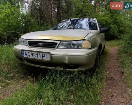 Желтый Дэу Нексия, объемом двигателя 1.6 л и пробегом 162 тыс. км за 1500 $, фото 3 на Automoto.ua