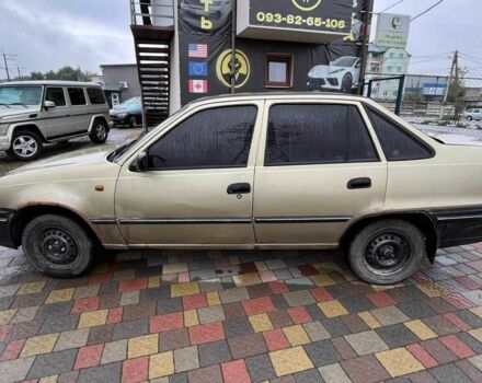 Жовтий Деу Нексія, об'ємом двигуна 1.5 л та пробігом 450 тис. км за 1500 $, фото 3 на Automoto.ua