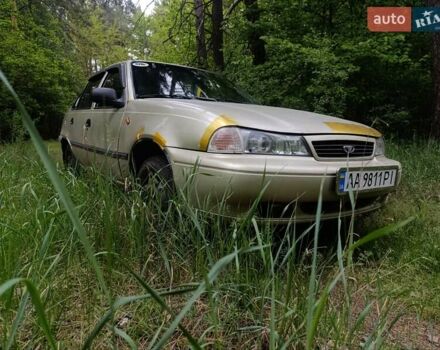 Желтый Дэу Нексия, объемом двигателя 1.6 л и пробегом 162 тыс. км за 1500 $, фото 5 на Automoto.ua
