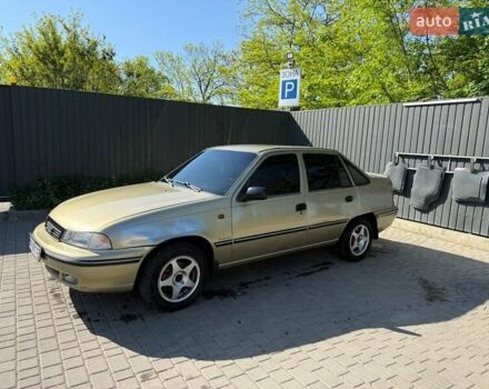 Желтый Дэу Нексия, объемом двигателя 1.5 л и пробегом 170 тыс. км за 1400 $, фото 5 на Automoto.ua