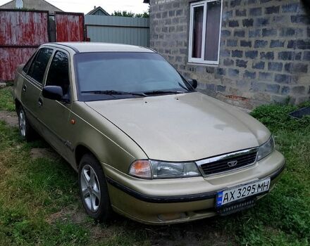 Желтый Дэу Нексия, объемом двигателя 1.5 л и пробегом 200 тыс. км за 1500 $, фото 1 на Automoto.ua