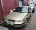 Желтый Дэу Нексия, объемом двигателя 1.6 л и пробегом 200 тыс. км за 600 $, фото 1 на Automoto.ua