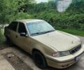 Желтый Дэу Нексия, объемом двигателя 1.5 л и пробегом 300 тыс. км за 1000 $, фото 3 на Automoto.ua