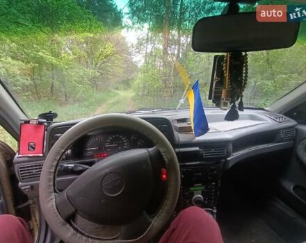 Желтый Дэу Нексия, объемом двигателя 1.6 л и пробегом 162 тыс. км за 1500 $, фото 1 на Automoto.ua