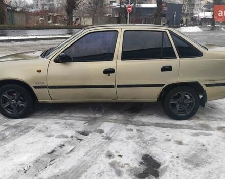 Жовтий Деу Нексія, об'ємом двигуна 1.6 л та пробігом 360 тис. км за 2000 $, фото 6 на Automoto.ua