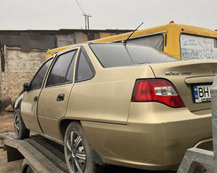 Жовтий Деу Нексія, об'ємом двигуна 1.5 л та пробігом 200 тис. км за 799 $, фото 4 на Automoto.ua