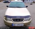 Желтый Дэу Нексия, объемом двигателя 1.5 л и пробегом 160 тыс. км за 2500 $, фото 1 на Automoto.ua