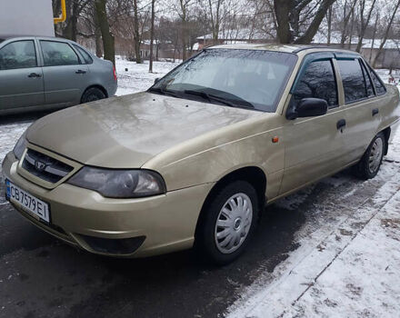 Жовтий Деу Нексія, об'ємом двигуна 1.5 л та пробігом 120 тис. км за 2000 $, фото 2 на Automoto.ua