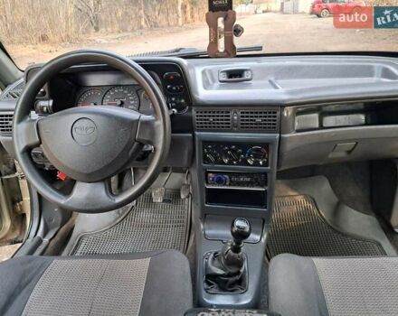 Жовтий Деу Нексія, об'ємом двигуна 1.5 л та пробігом 205 тис. км за 1399 $, фото 30 на Automoto.ua