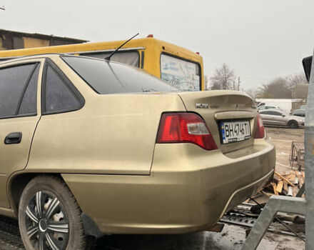 Жовтий Деу Нексія, об'ємом двигуна 1.5 л та пробігом 200 тис. км за 799 $, фото 3 на Automoto.ua