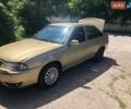 Желтый Дэу Нексия, объемом двигателя 1.5 л и пробегом 200 тыс. км за 2400 $, фото 1 на Automoto.ua