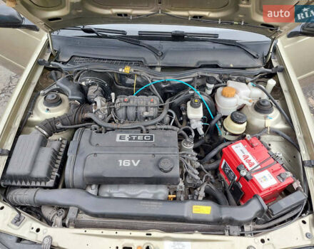 Жовтий Деу Нексія, об'ємом двигуна 1.6 л та пробігом 60 тис. км за 3350 $, фото 18 на Automoto.ua