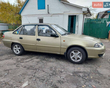 Жовтий Деу Нексія, об'ємом двигуна 1.6 л та пробігом 60 тис. км за 3350 $, фото 3 на Automoto.ua