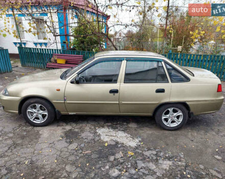 Жовтий Деу Нексія, об'ємом двигуна 1.6 л та пробігом 60 тис. км за 3350 $, фото 1 на Automoto.ua