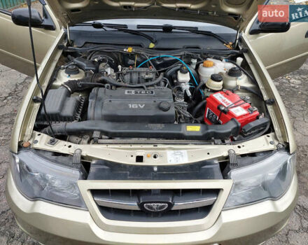 Жовтий Деу Нексія, об'ємом двигуна 1.6 л та пробігом 60 тис. км за 3350 $, фото 13 на Automoto.ua