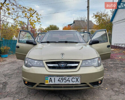 Жовтий Деу Нексія, об'ємом двигуна 1.6 л та пробігом 60 тис. км за 3350 $, фото 2 на Automoto.ua