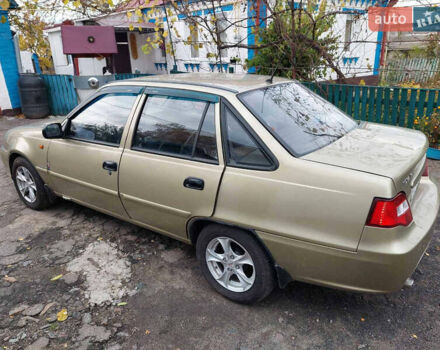 Жовтий Деу Нексія, об'ємом двигуна 1.6 л та пробігом 60 тис. км за 3350 $, фото 6 на Automoto.ua