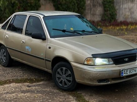 Дэу Нексия 1996 в Кривом Роге на Automoto.ua Желтый Дэу Нексия, объемом двигателя 1.5 л и пробегом 204 тыс. км за 1000 $, фото 1 на Automoto.ua