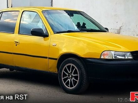 Дэу Нексия 1997 в Днепре (Днепропетровске) на Automoto.ua Желтый Дэу Нексия, объемом двигателя 1.5 л и пробегом 332 тыс. км за 1000 $, фото 1 на Automoto.ua
