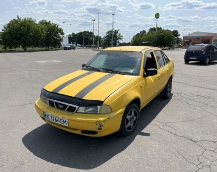 Желтый Дэу Нексия, объемом двигателя 1.5 л и пробегом 150 тыс. км за 950 $, фото 1 на Automoto.ua