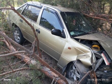 Жовтий Деу Нексія, об'ємом двигуна 1.5 л та пробігом 180 тис. км за 700 $, фото 1 на Automoto.ua