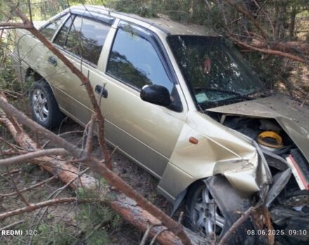 Жовтий Деу Нексія, об'ємом двигуна 1.5 л та пробігом 180 тис. км за 800 $, фото 1 на Automoto.ua