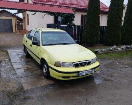 Желтый Дэу Нексия, объемом двигателя 1.5 л и пробегом 215 тыс. км за 799 $, фото 1 на Automoto.ua