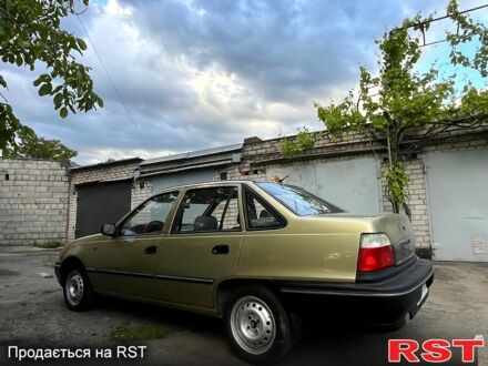 Дэу Нексия 2007 в Днепре (Днепропетровске) на Automoto.ua Желтый Дэу Нексия, объемом двигателя 1.5 л и пробегом 140 тыс. км за 2000 $, фото 1 на Automoto.ua