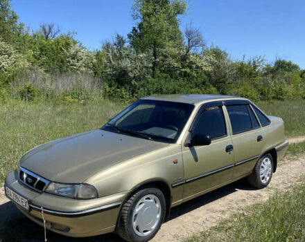 Желтый Дэу Нексия, объемом двигателя 1.5 л и пробегом 158 тыс. км за 1900 $, фото 1 на Automoto.ua