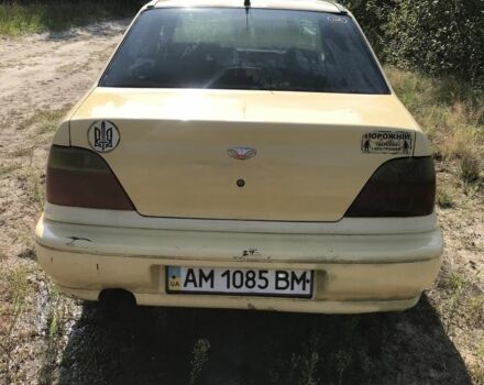 Желтый Дэу Нексия, объемом двигателя 1.5 л и пробегом 80 тыс. км за 666 $, фото 1 на Automoto.ua