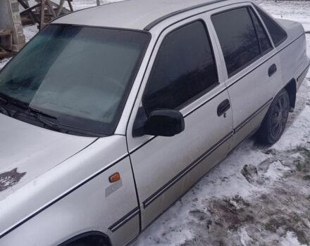 Серый Дэу Нексия, объемом двигателя 1.5 л и пробегом 300 тыс. км за 500 $, фото 1 на Automoto.ua