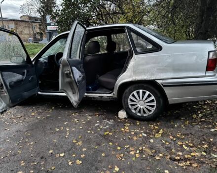 Серый Дэу Нексия, объемом двигателя 1.5 л и пробегом 324 тыс. км за 1000 $, фото 3 на Automoto.ua