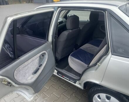 Серый Дэу Нексия, объемом двигателя 1.5 л и пробегом 269 тыс. км за 1950 $, фото 5 на Automoto.ua