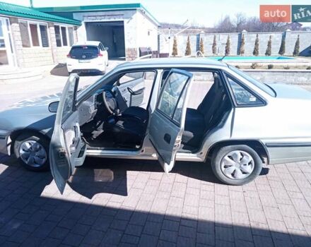 Сірий Деу Нексія, об'ємом двигуна 1.5 л та пробігом 130 тис. км за 1500 $, фото 12 на Automoto.ua