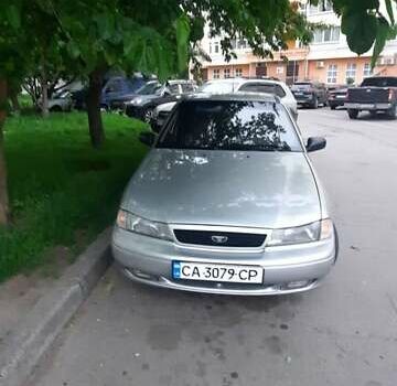 Сірий Деу Нексія, об'ємом двигуна 1.5 л та пробігом 150 тис. км за 1550 $, фото 4 на Automoto.ua